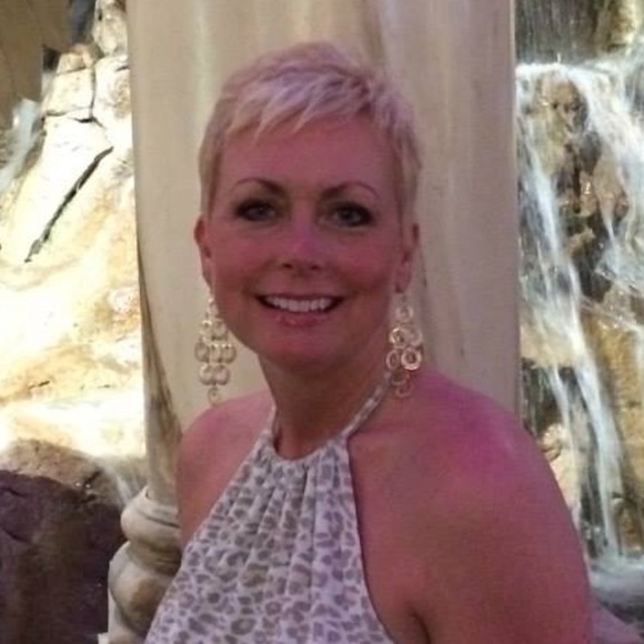 Meet your Posher, Sandra - Picture 1 of 1